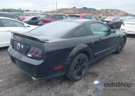 2005 Ford Mustang Gt Deluxe/Gt Premium z USA, uszkodzony, nr VIN 1ZVHT82H055101087